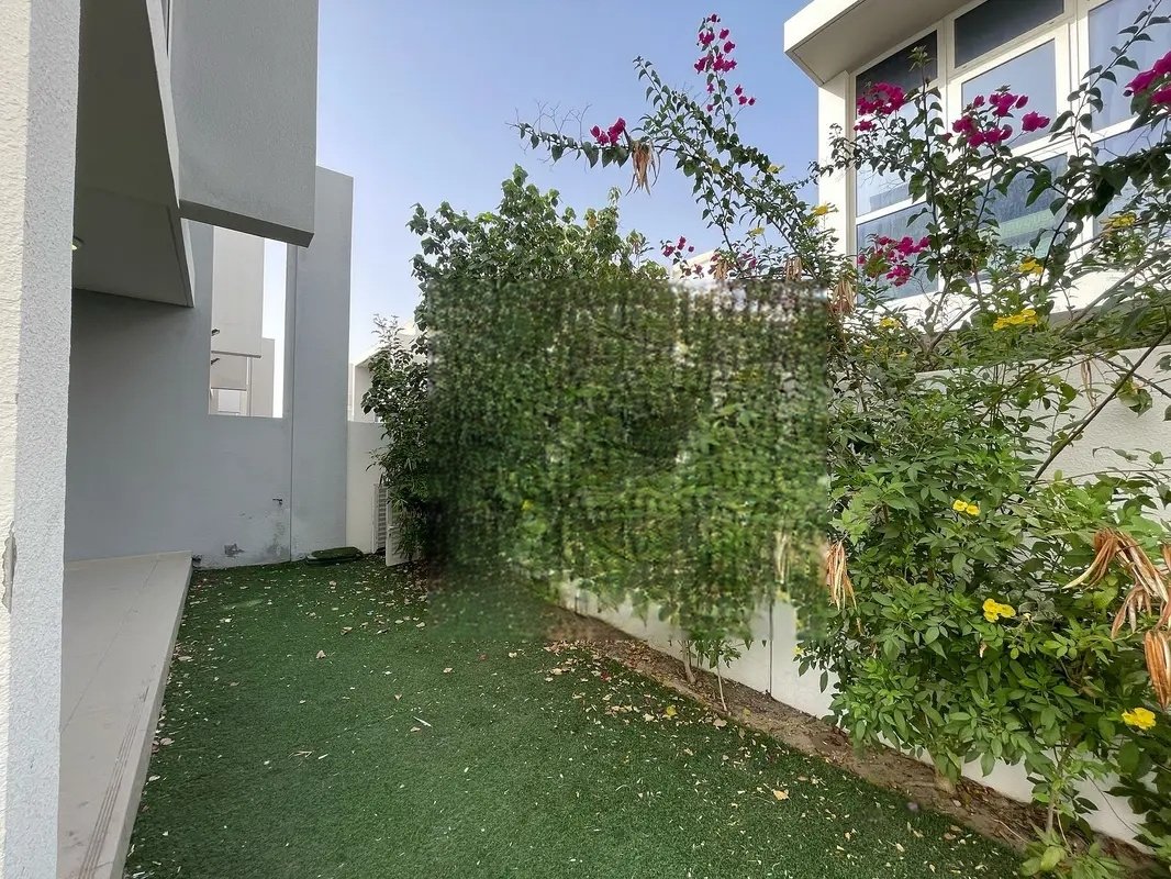 3BR | Rented | Corner | Private Garden | L shape