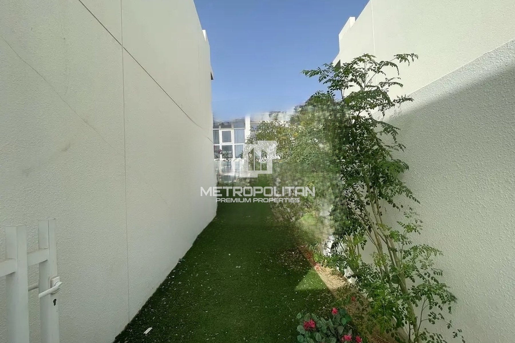 3BR | Rented | Corner | Private Garden | L shape