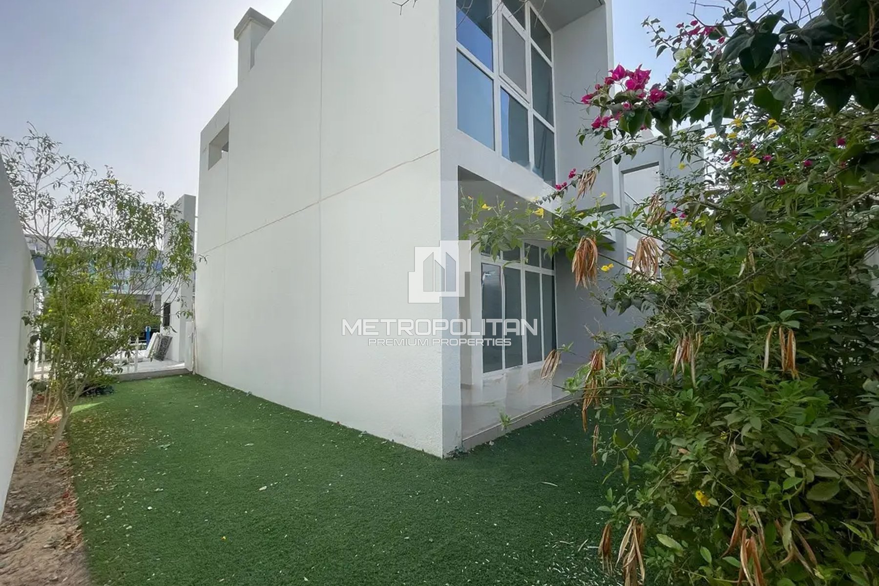 3BR | Rented | Corner | Private Garden | L shape