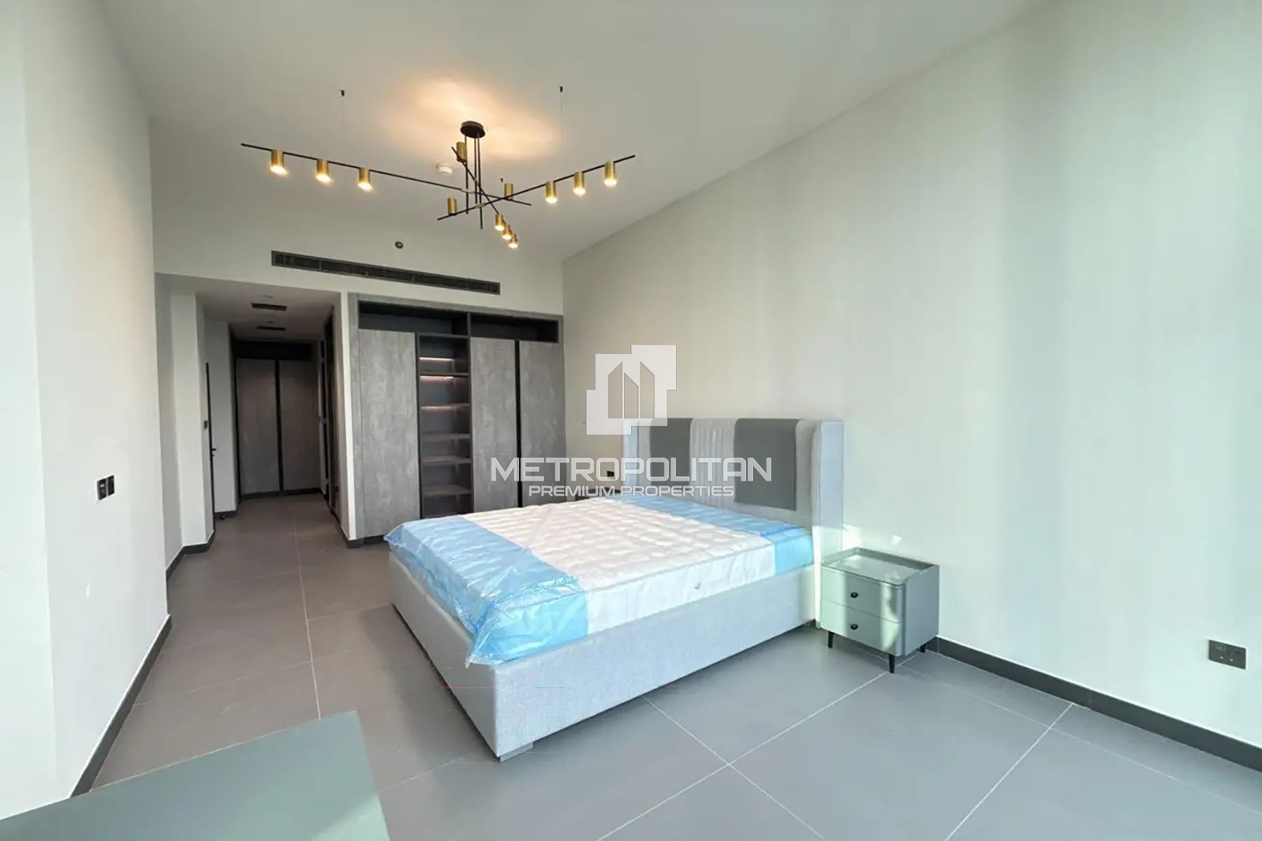 Exclusive Listing | New Building | Full Lake View
