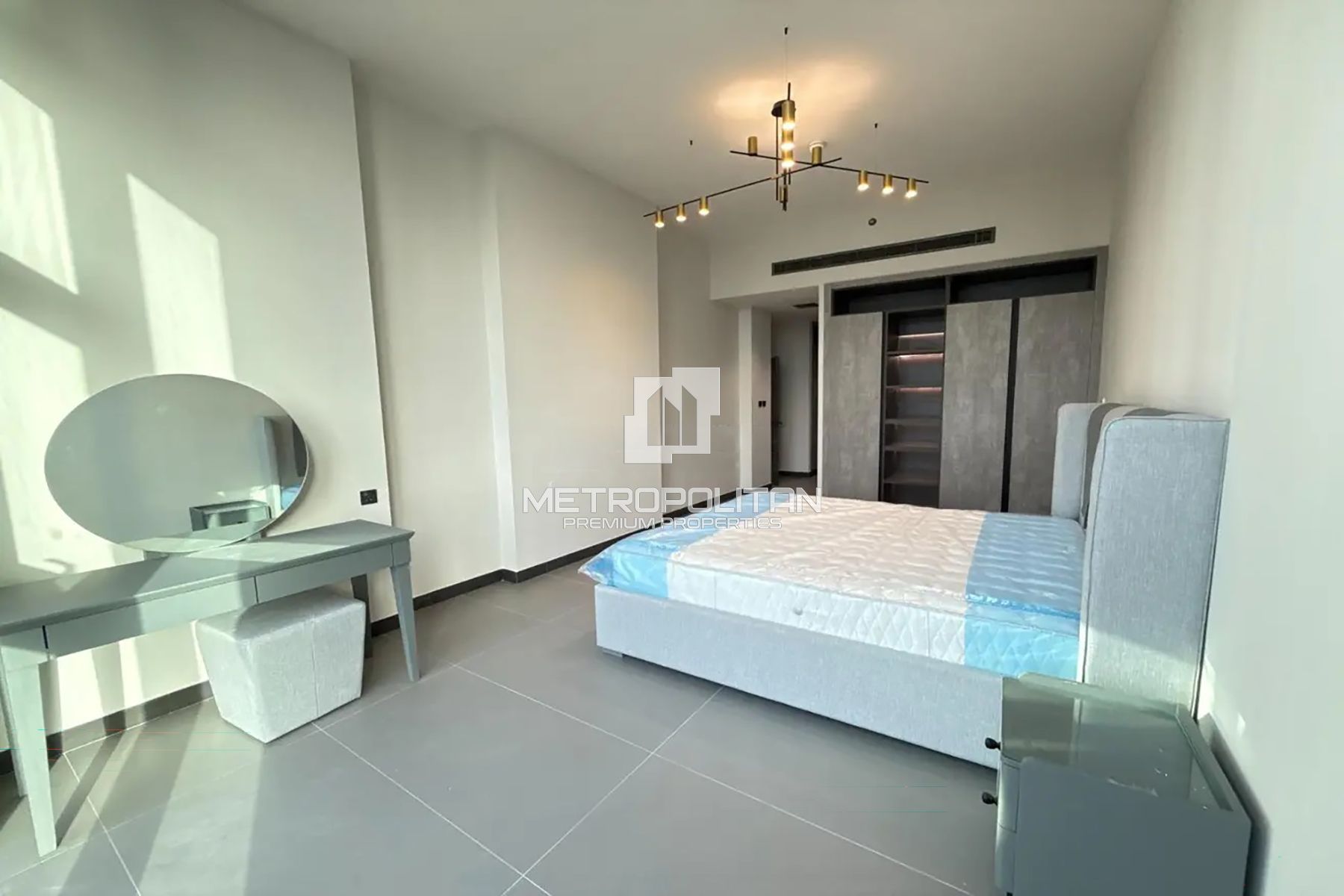 Exclusive Listing | New Building | Full Lake View