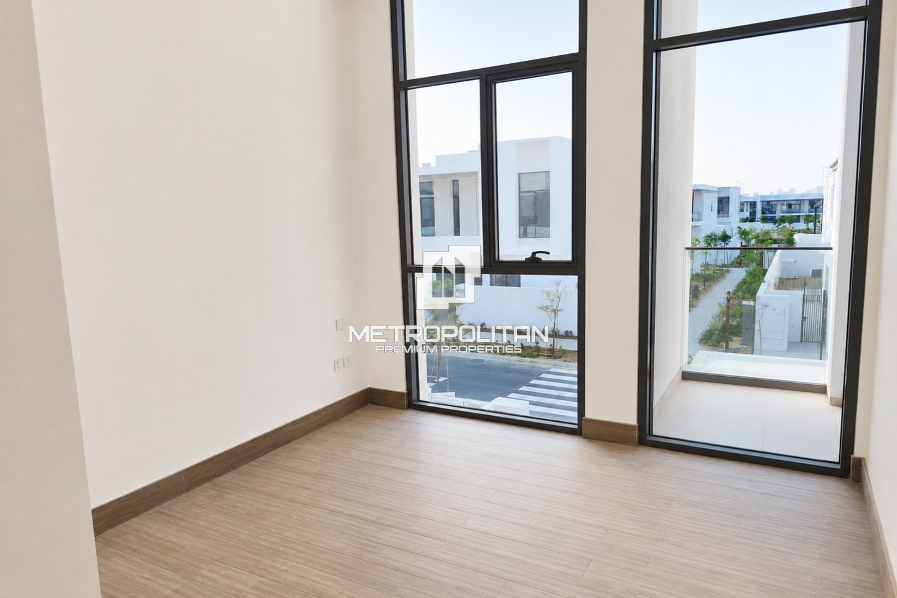 Super Massive Plot | G+2 + Elevator | Best Deal
