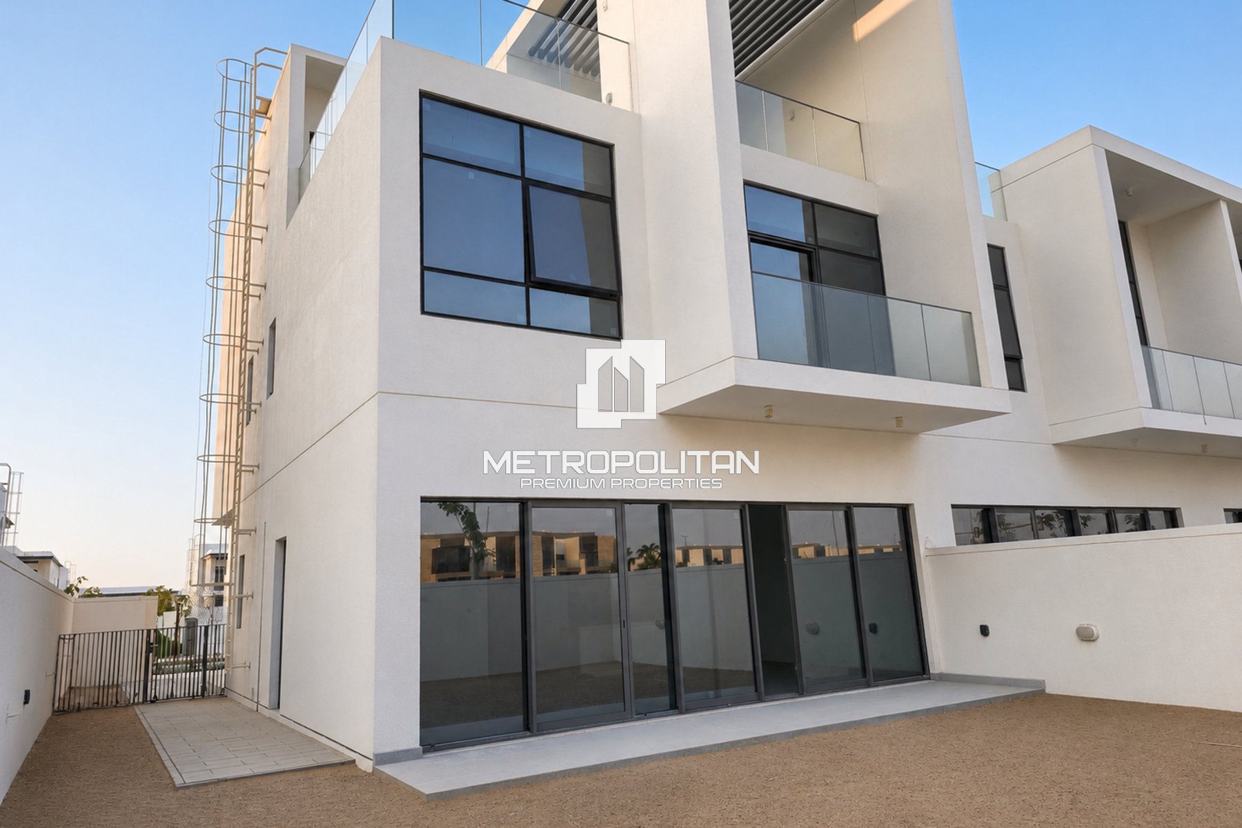 Super Massive Plot | G+2 + Elevator | Best Deal