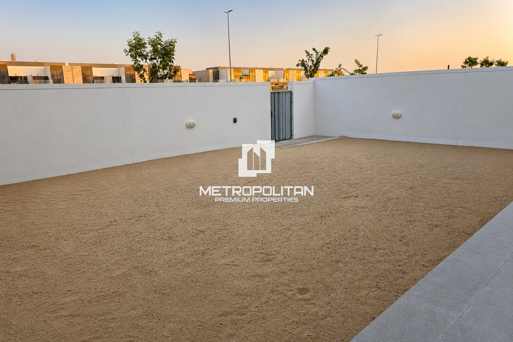 Super Massive Plot | G+2 + Elevator | Best Deal