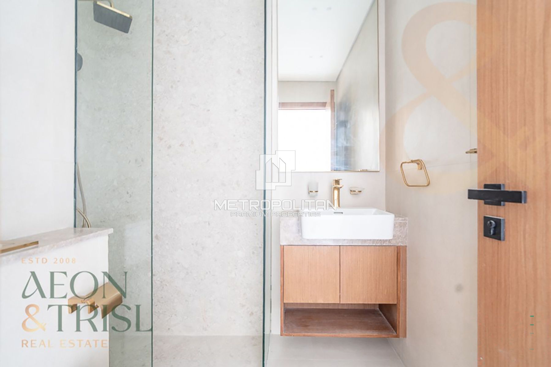High-End FinishI High Floor I Vacant I Urgent Sale