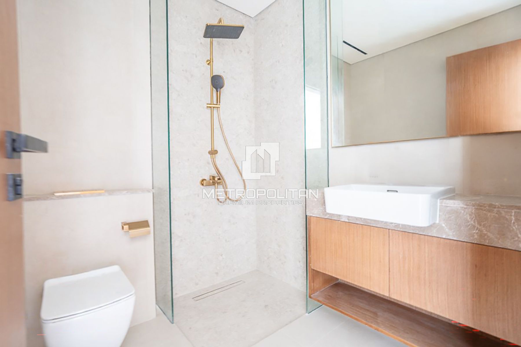 High-End FinishI High Floor I Vacant I Urgent Sale