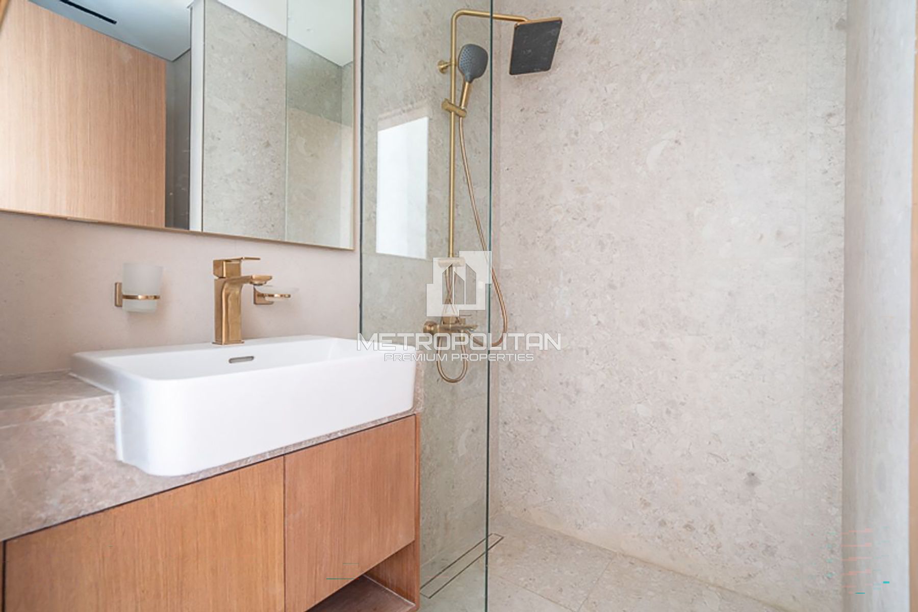 High-End FinishI High Floor I Vacant I Urgent Sale