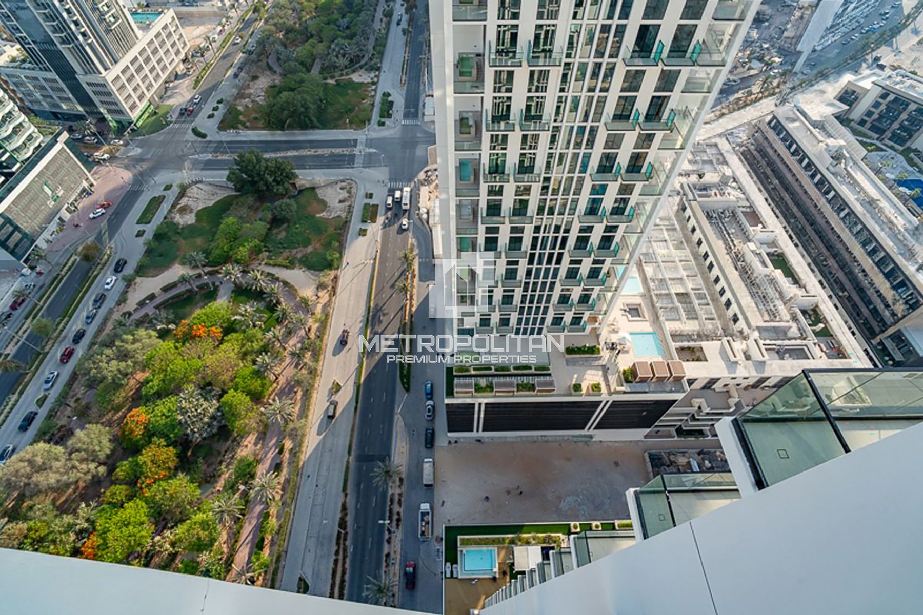 High-End FinishI High Floor I Vacant I Urgent Sale