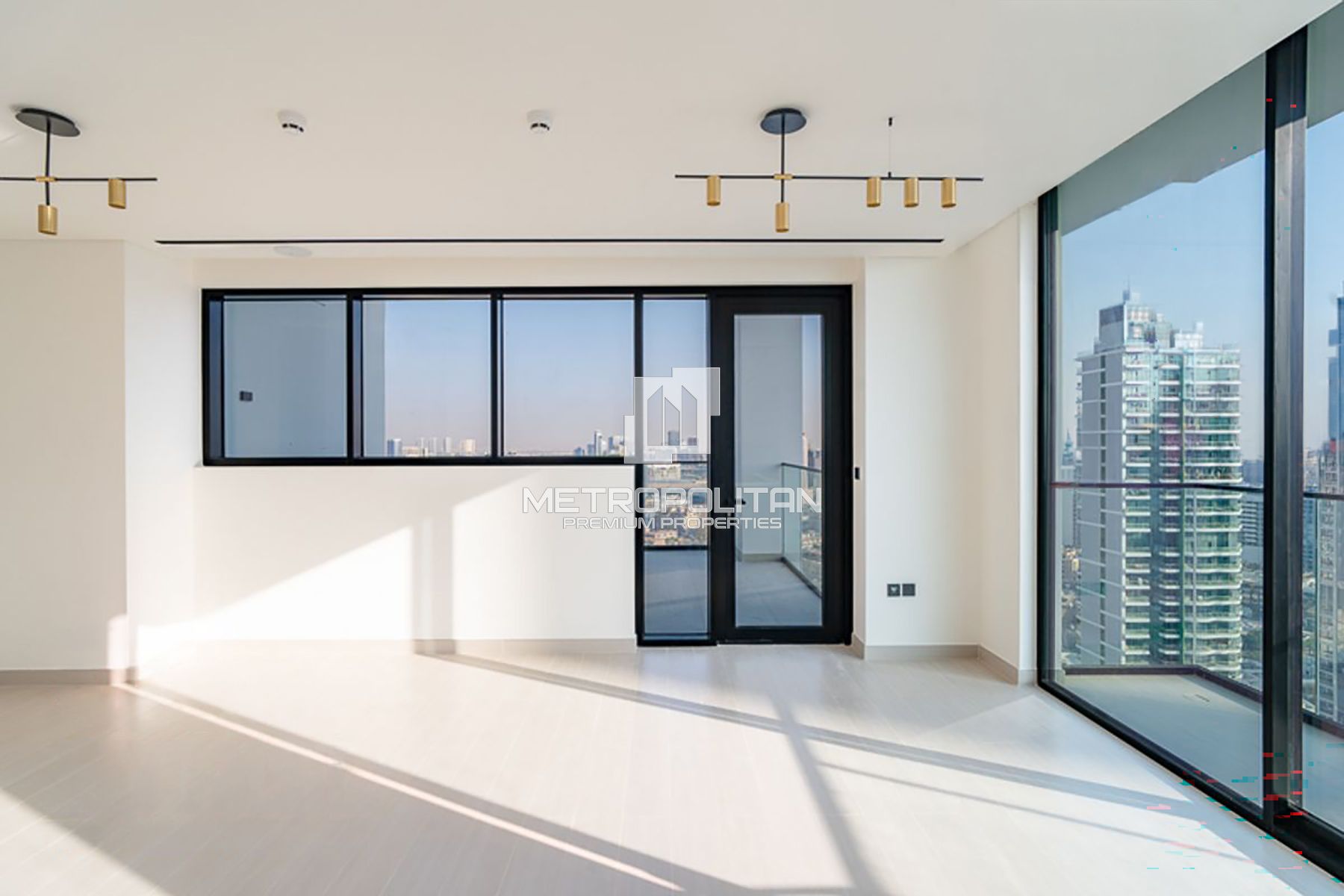 High-End FinishI High Floor I Vacant I Urgent Sale