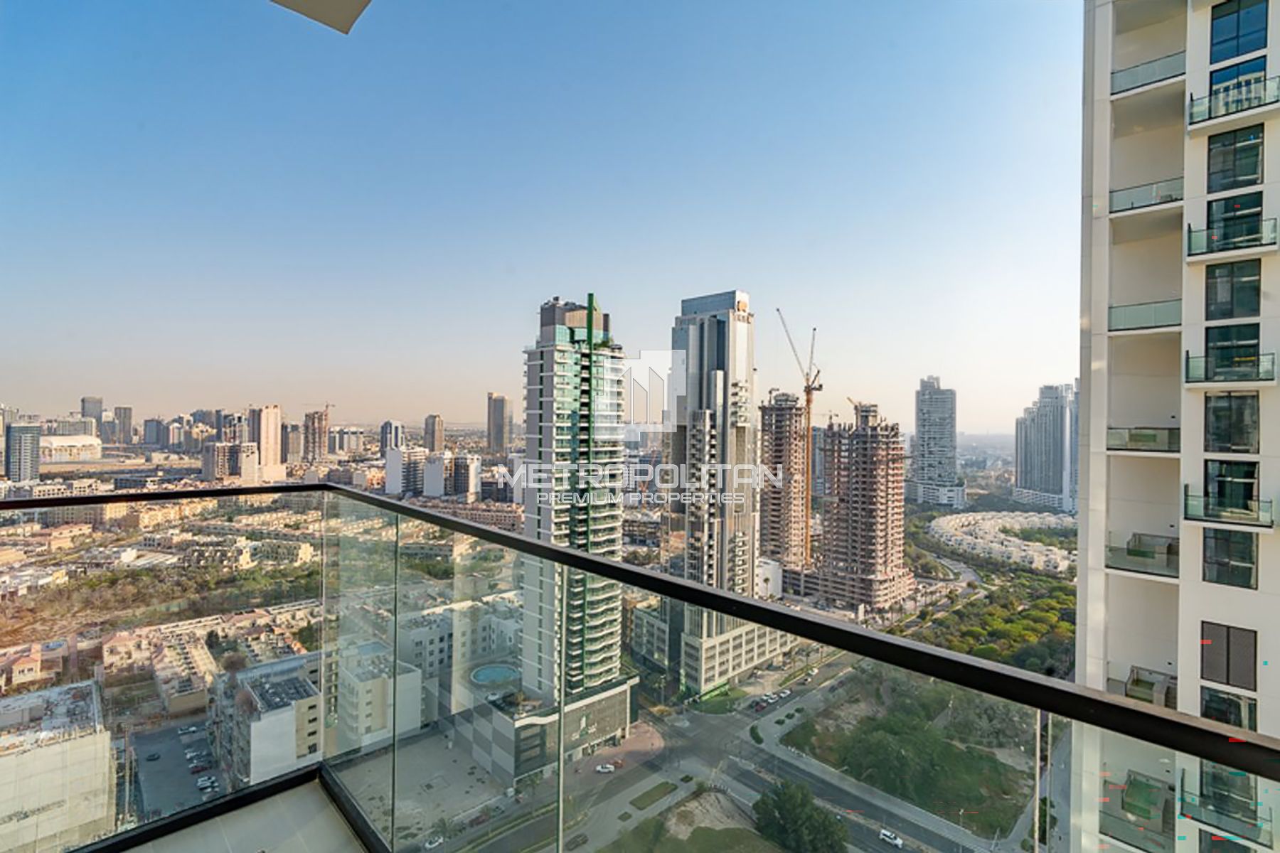High-End FinishI High Floor I Vacant I Urgent Sale