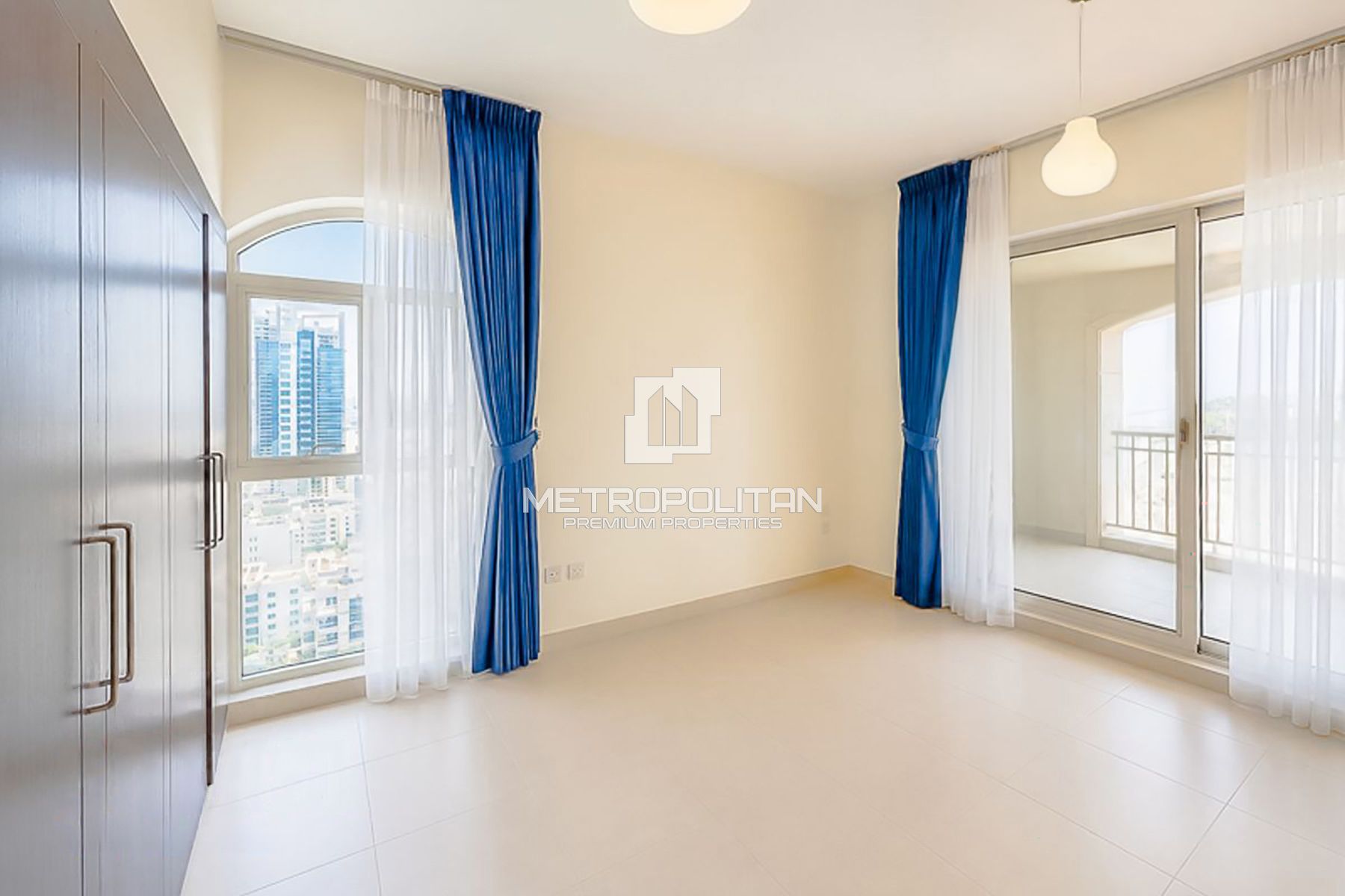 Corner Unit I Vacant I High Floor I Urgent Sale