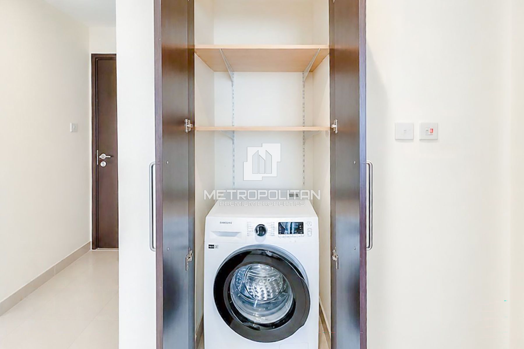 Corner Unit I Vacant I High Floor I Urgent Sale
