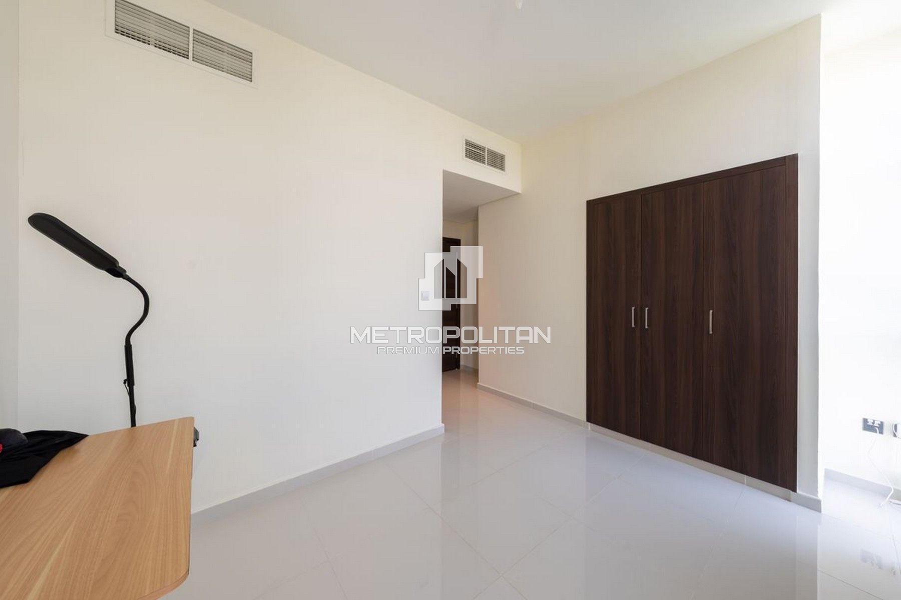 Spacious | End Corner | R2EE | Vacant On Transfer