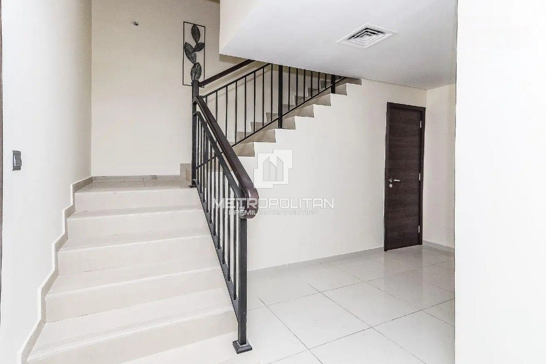 Spacious | End Corner | R2EE | Vacant On Transfer