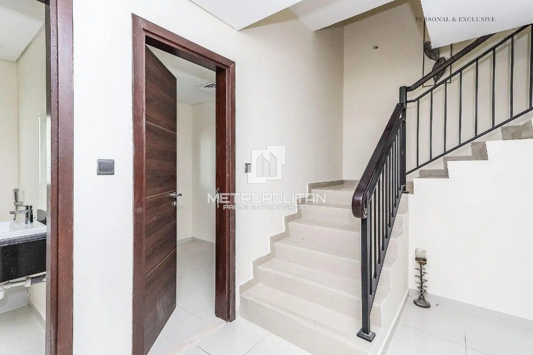 Spacious | End Corner | R2EE | Vacant On Transfer