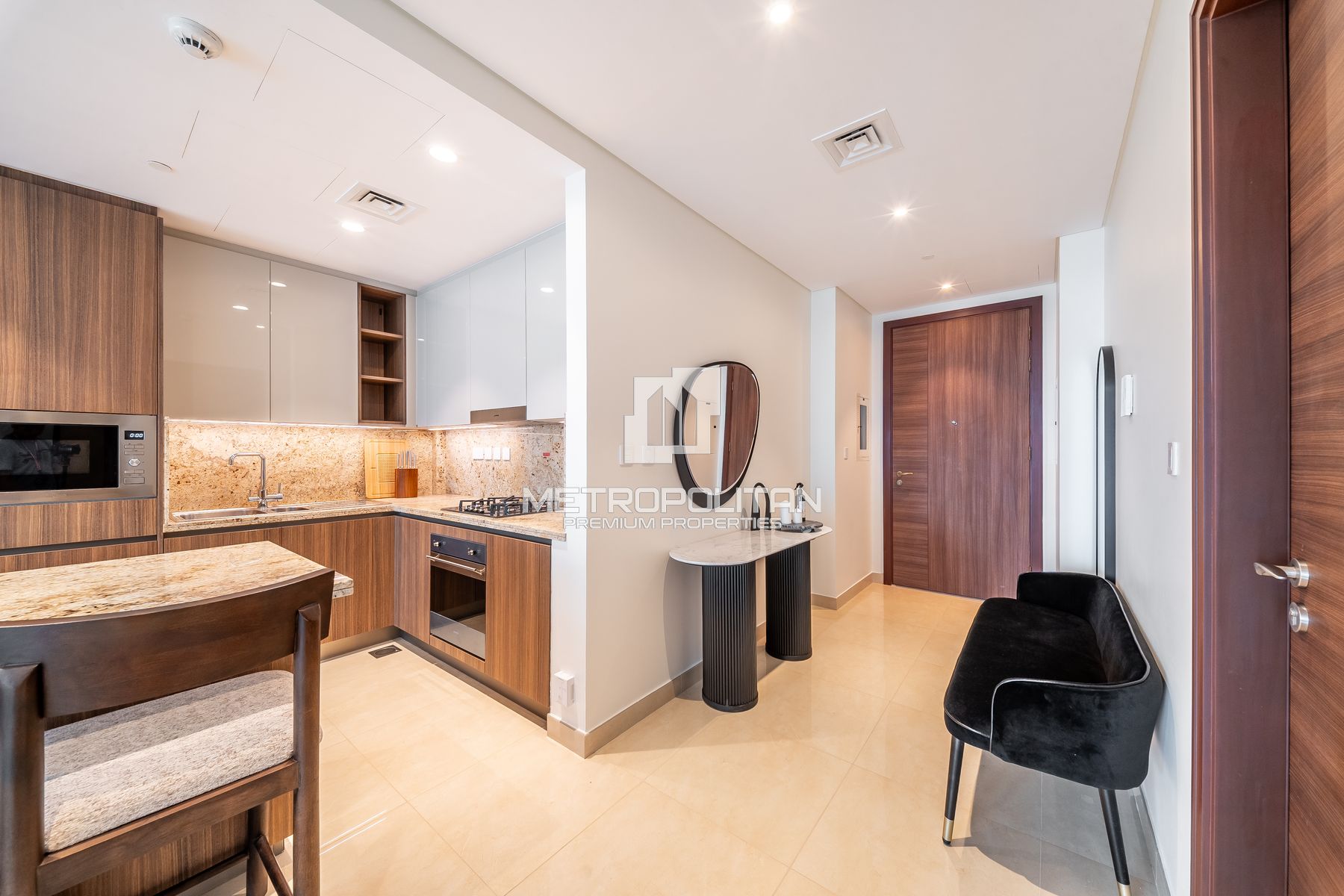 Luxury 2BR|Fully Upgraded and Furnished|Vacant