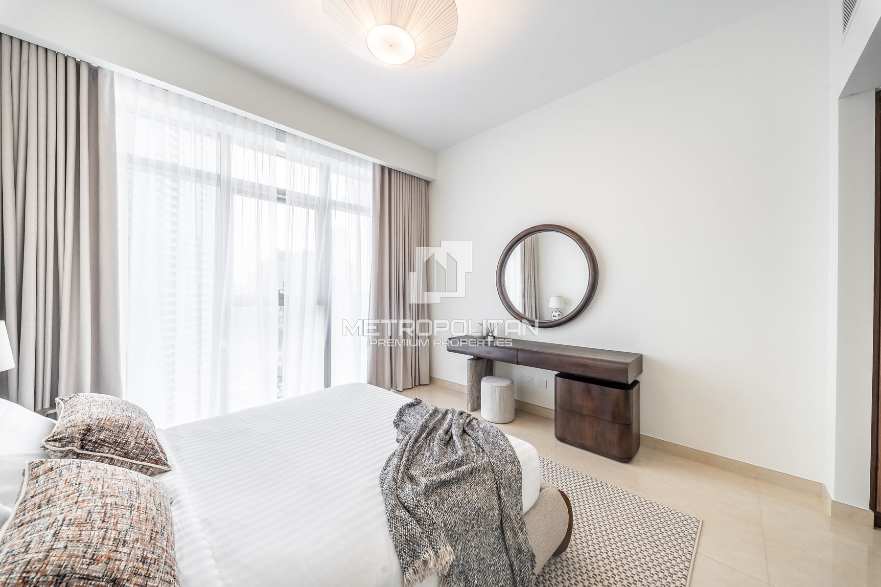 Luxury 2BR|Fully Upgraded and Furnished|Vacant