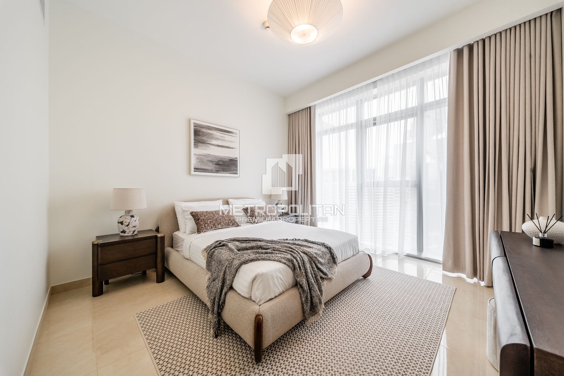 Luxury 2BR|Fully Upgraded and Furnished|Vacant