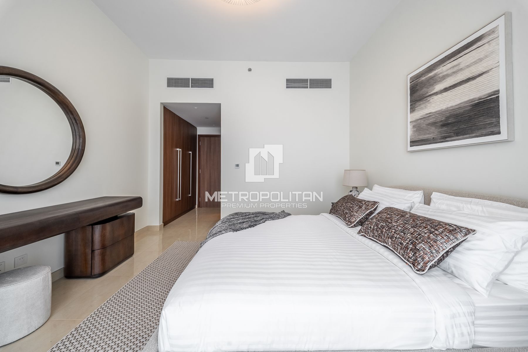 Luxury 2BR|Fully Upgraded and Furnished|Vacant