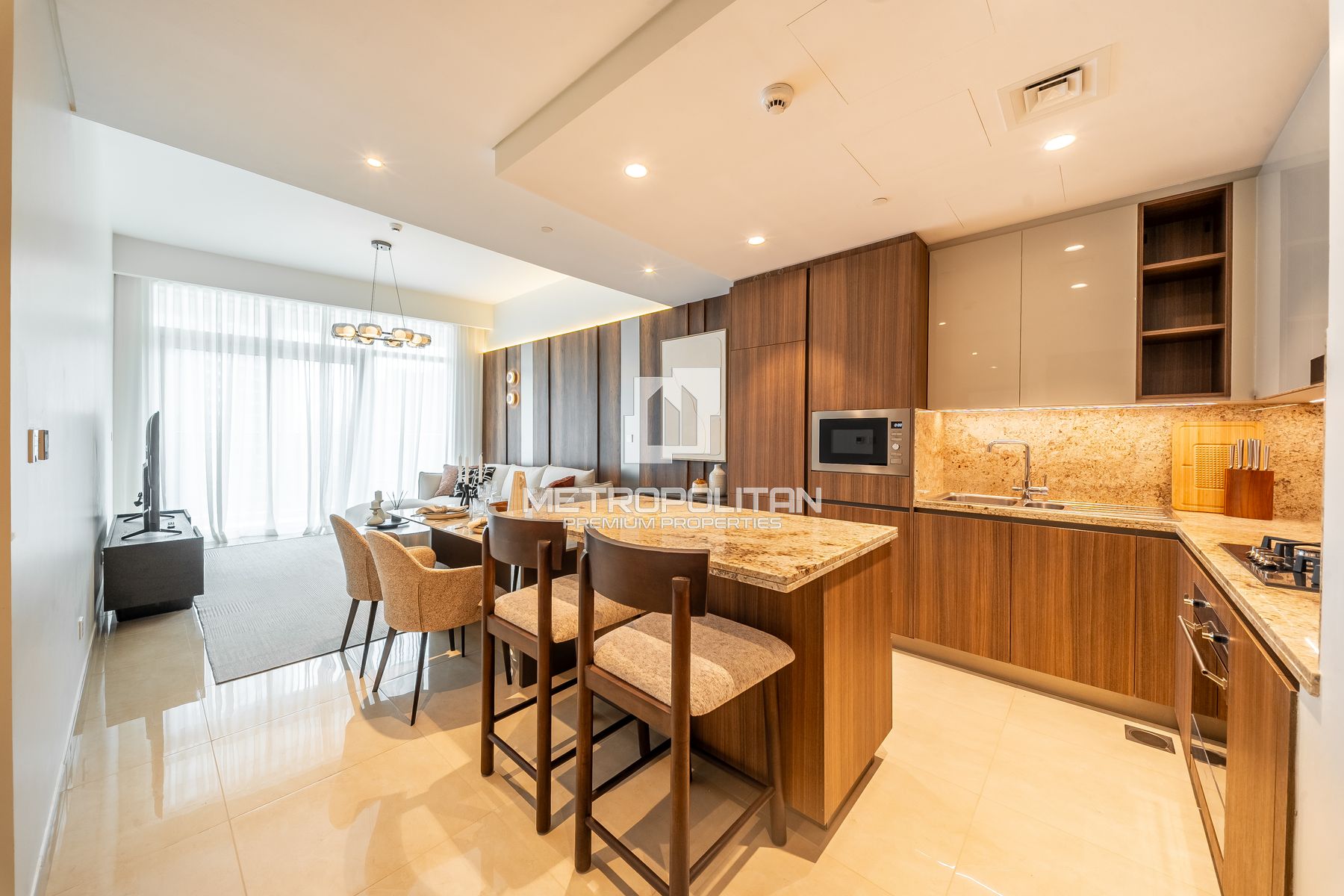 Luxury 2BR|Fully Upgraded and Furnished|Vacant