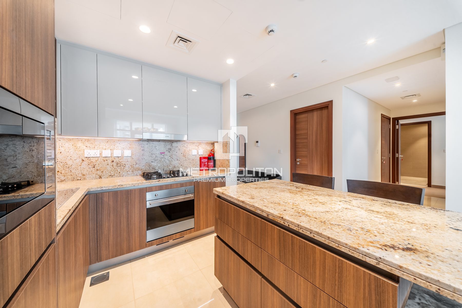 Luxury 2BR|Fully Upgraded and Furnished|Vacant