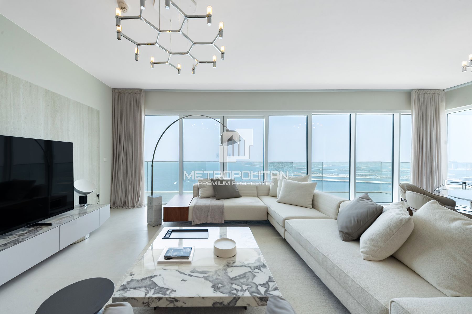 Elegant 4BR|Furnished| High Floor|Sea and Ain View