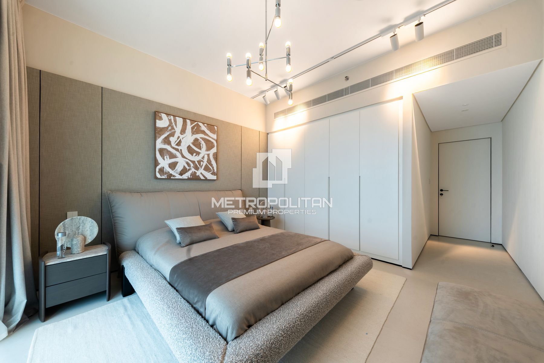 Elegant 4BR|Furnished| High Floor|Sea and Ain View