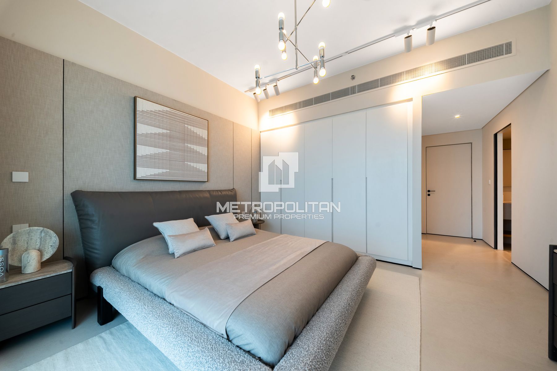 Elegant 4BR|Furnished| High Floor|Sea and Ain View