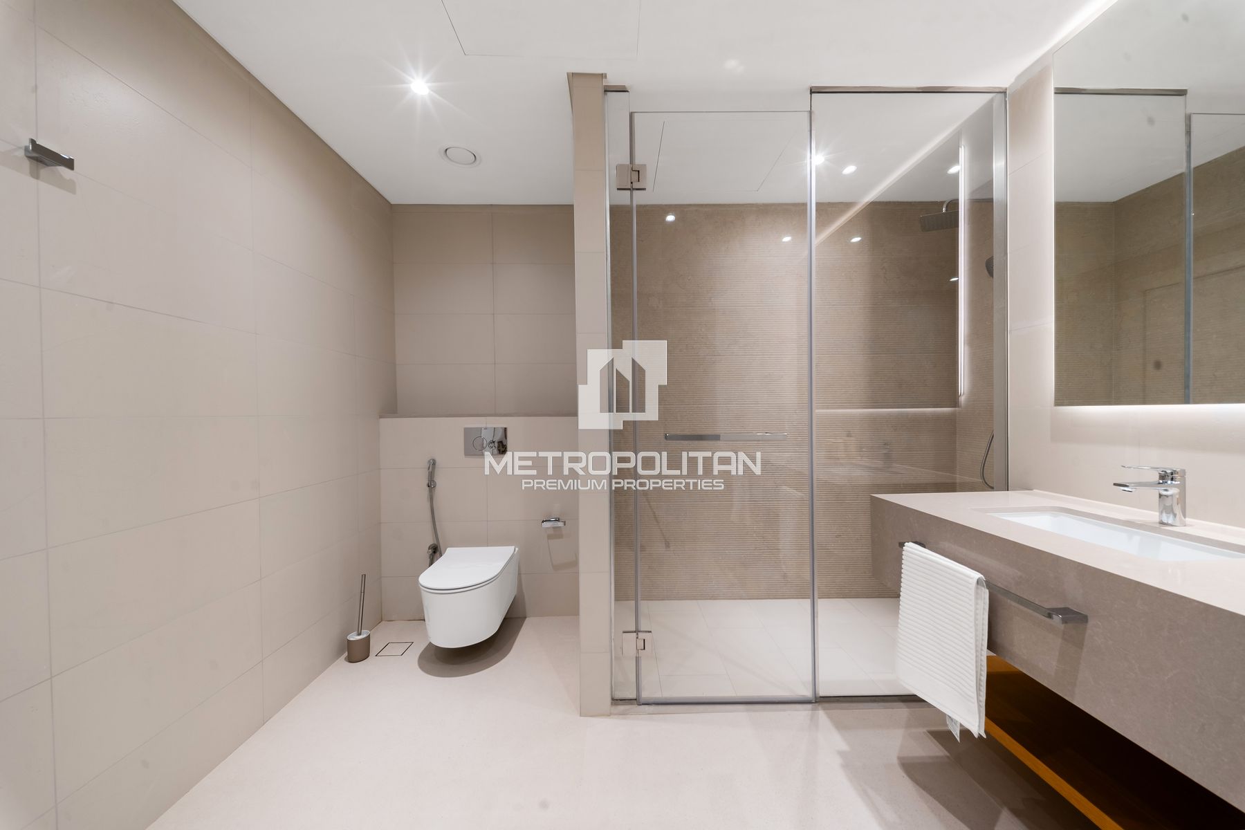 Elegant 4BR|Furnished| High Floor|Sea and Ain View