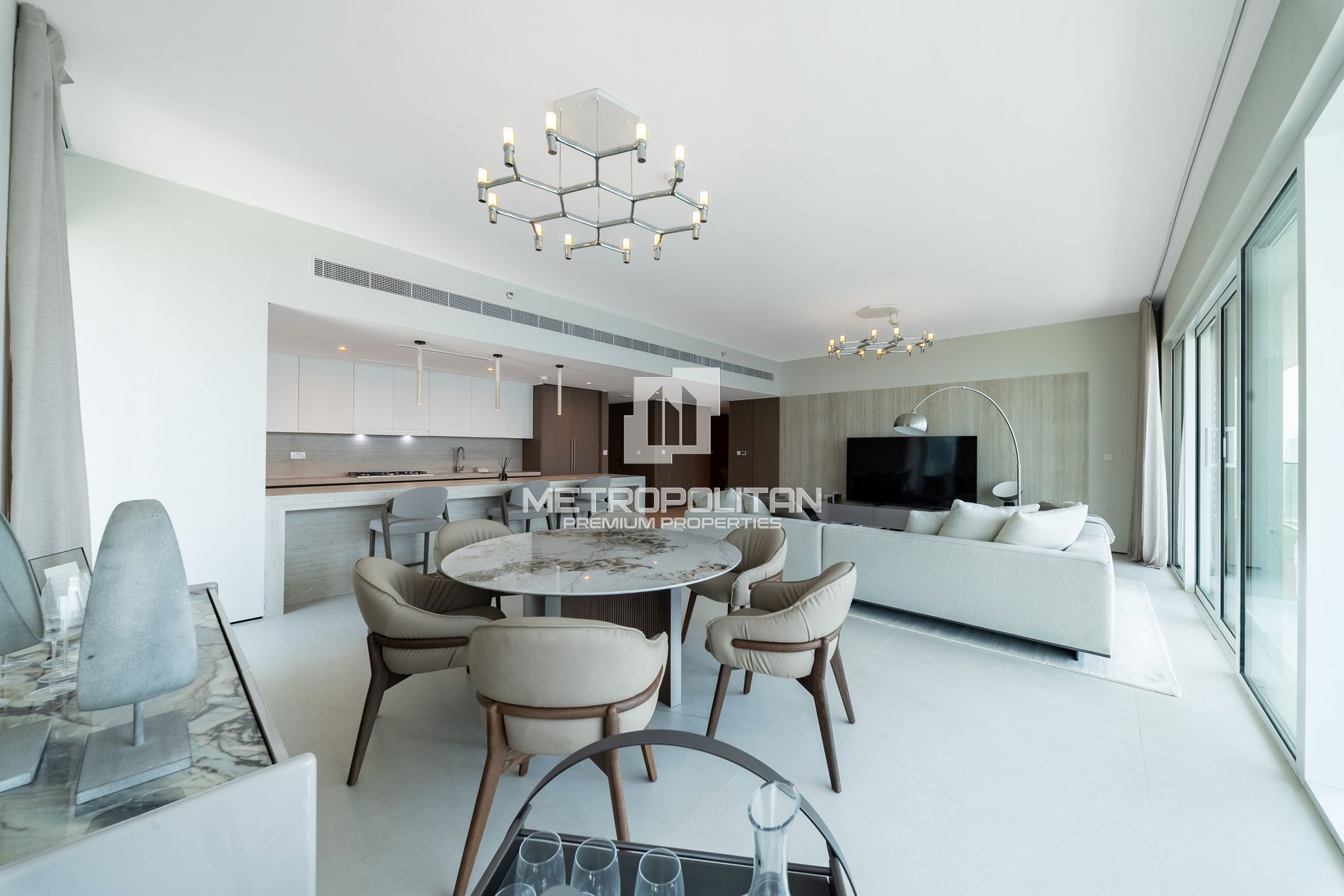 Elegant 4BR|Furnished| High Floor|Sea and Ain View