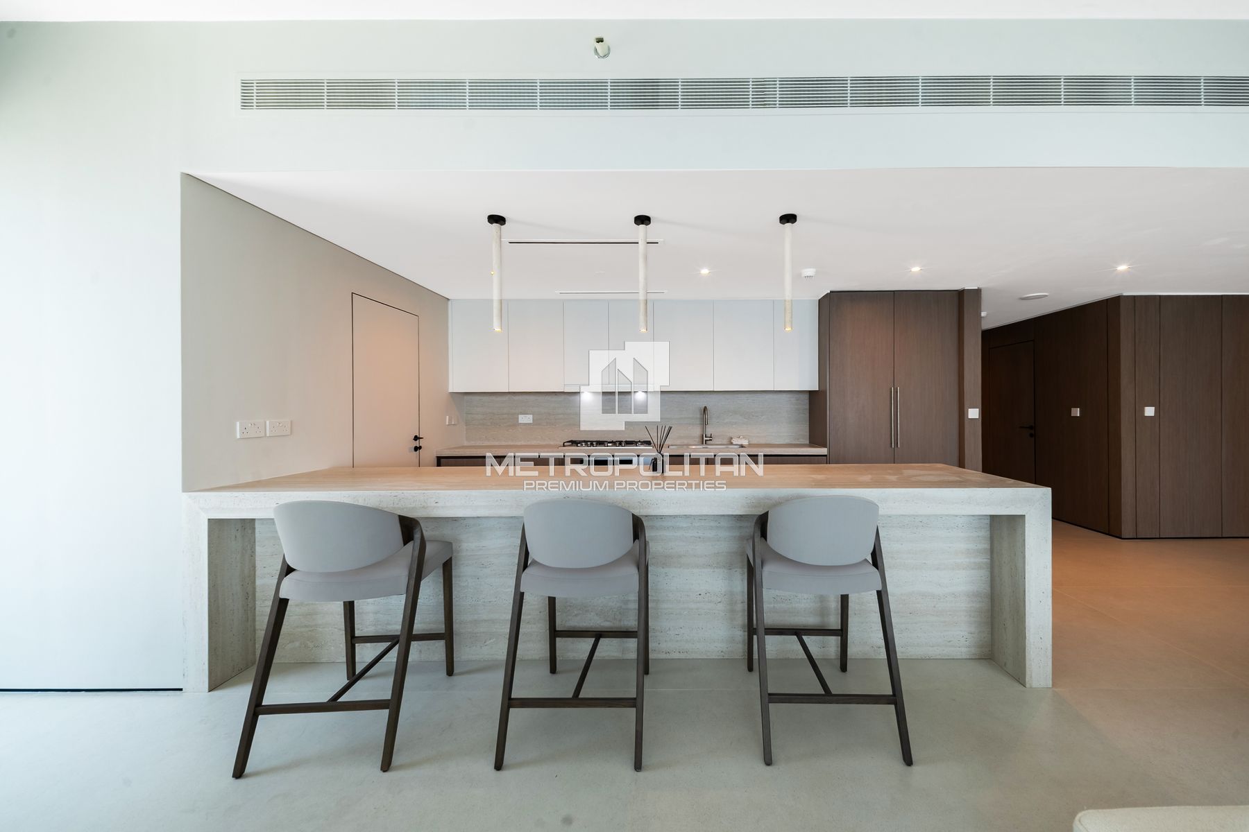 Elegant 4BR|Furnished| High Floor|Sea and Ain View