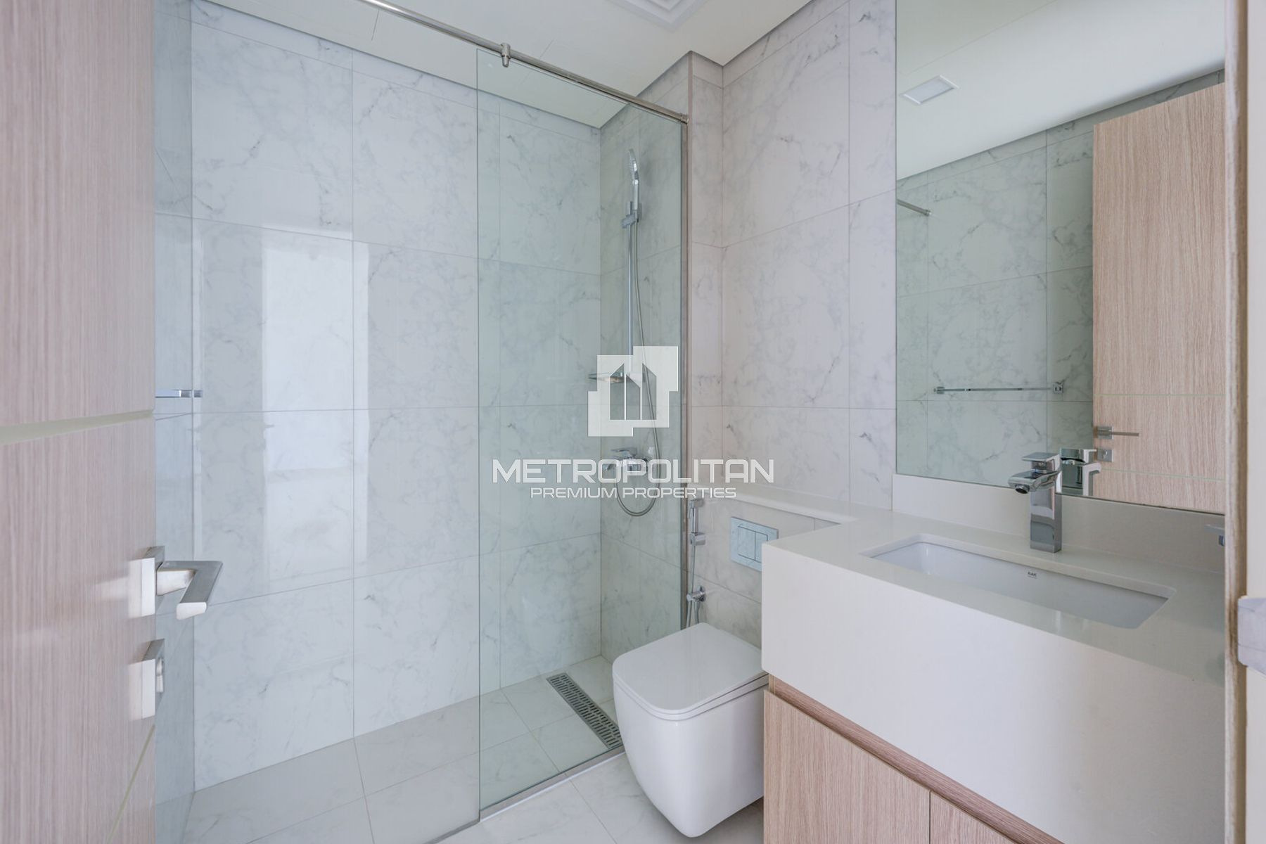 1BR in Central 1 W/Sea View | Hot Deal | Vacant