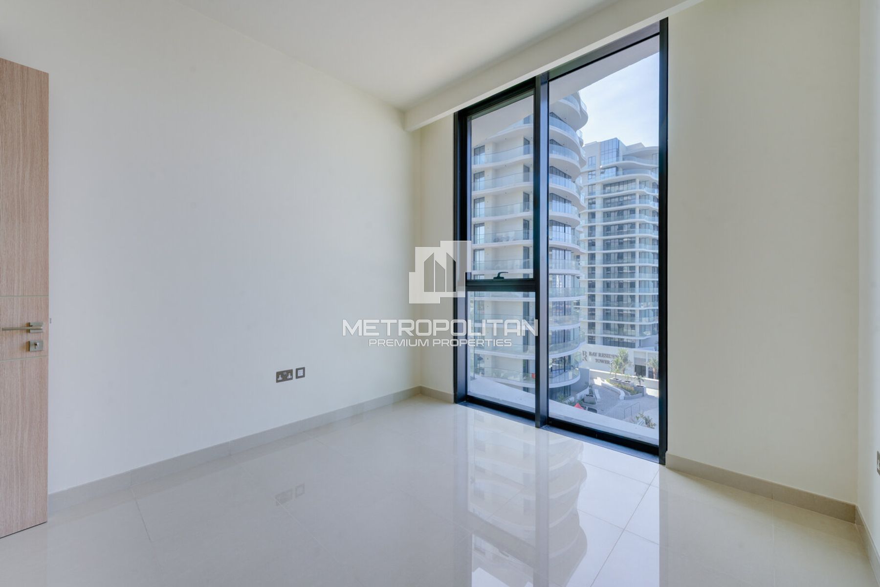 1BR in Central 1 W/Sea View | Hot Deal | Vacant