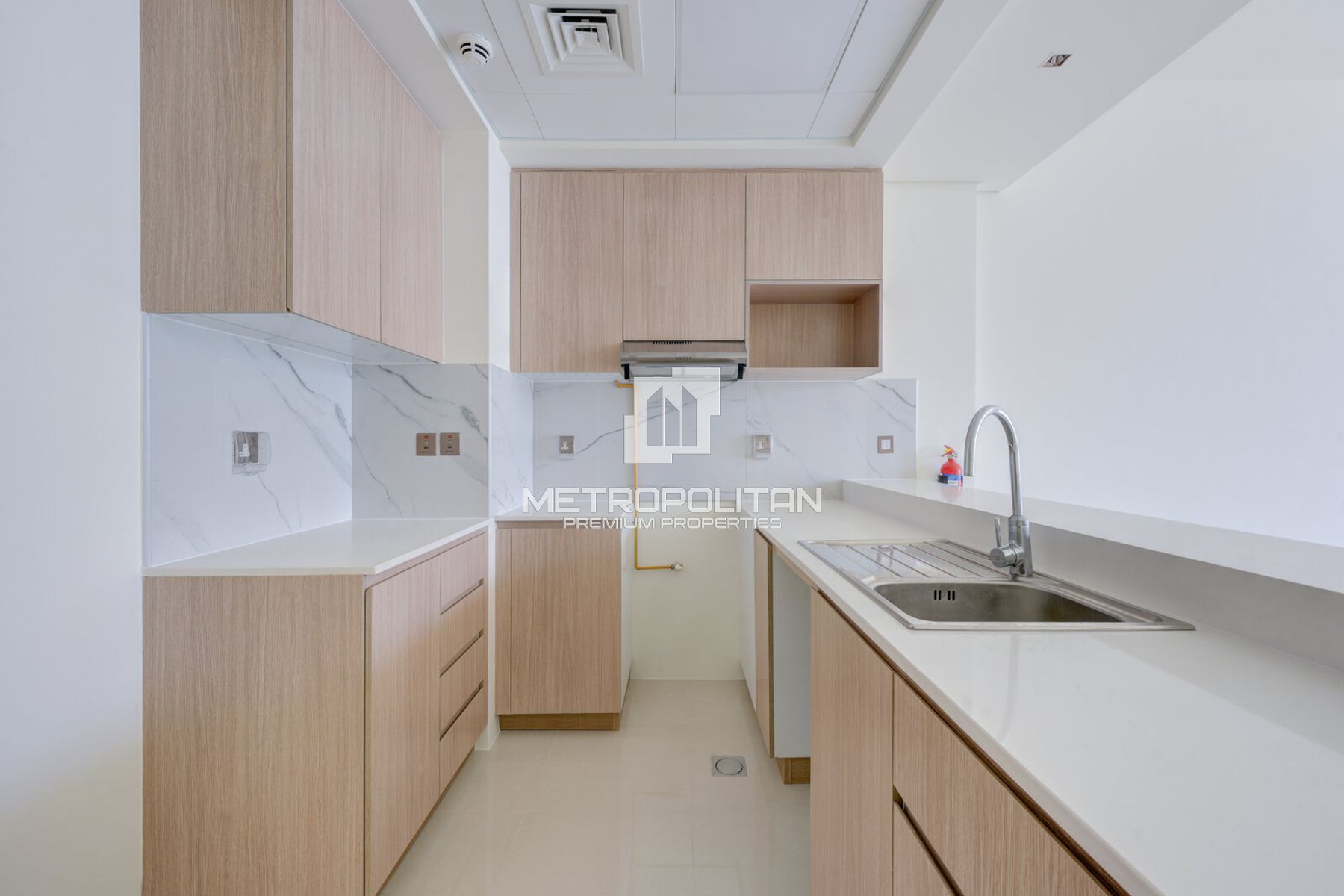 1BR in Central 1 W/Sea View | Hot Deal | Vacant