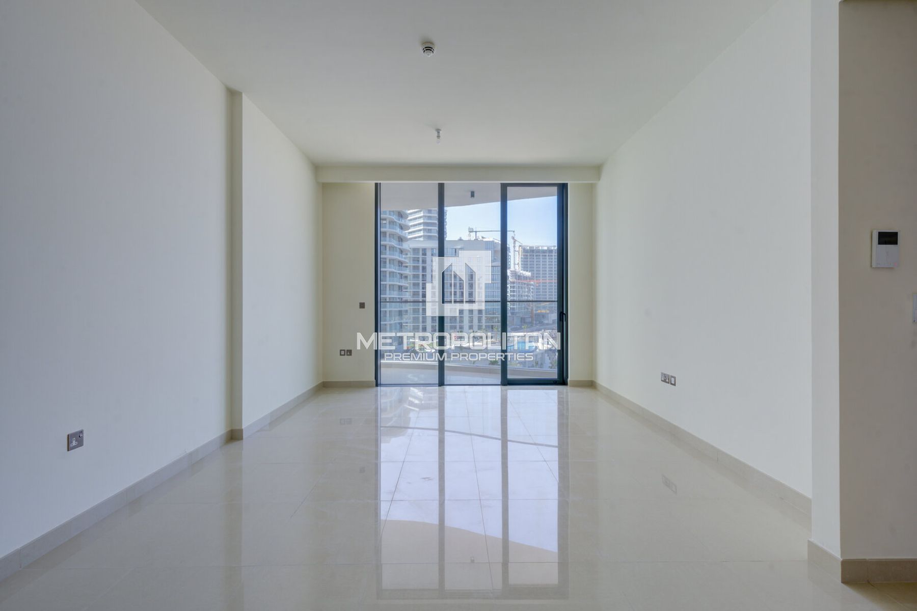 1BR in Central 1 W/Sea View | Hot Deal | Vacant