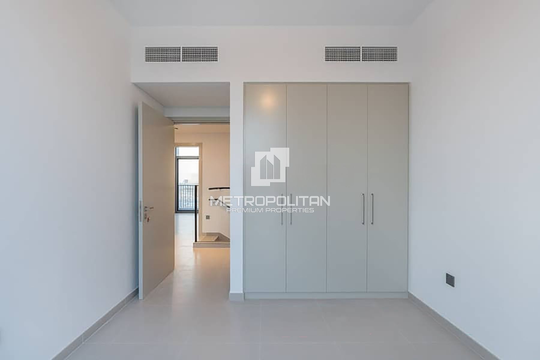 Single Row | Park Facing | Close to Amenities