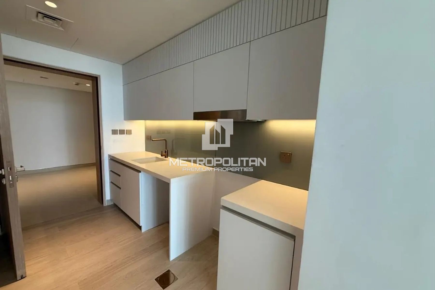 Premium & Modern Coastal Studio | Mina Al Arab