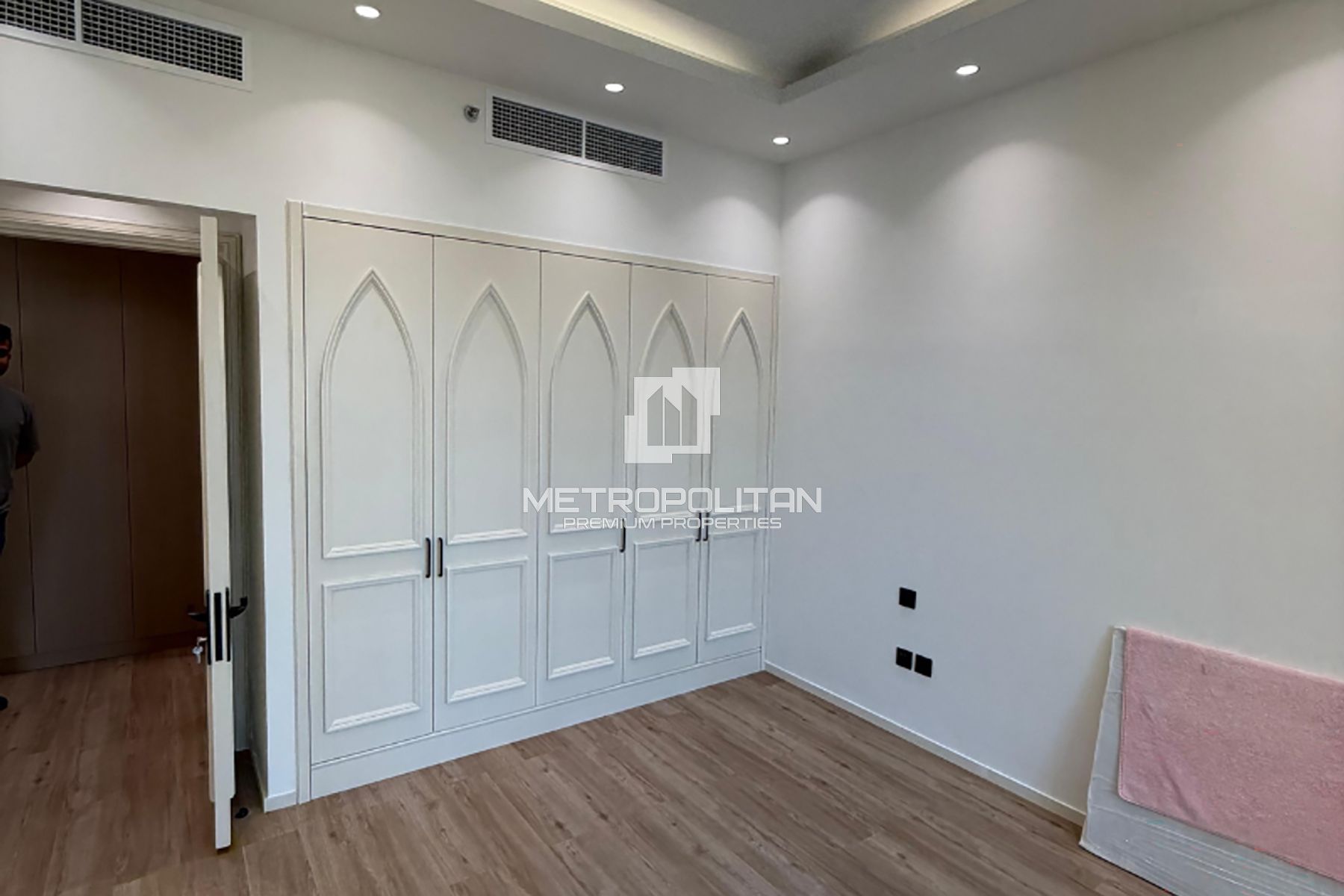 Fully Upgraded | Spacious | Burj Khalifa Views