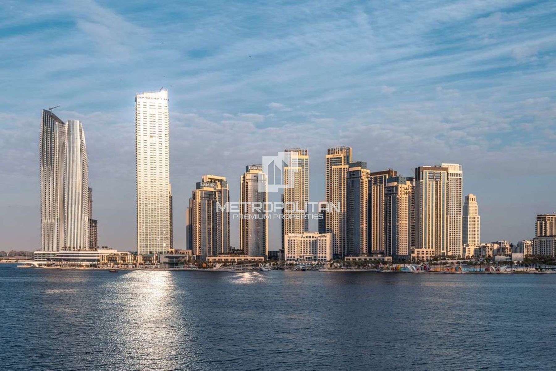 Full Canal and Skyline Views | Mid floor