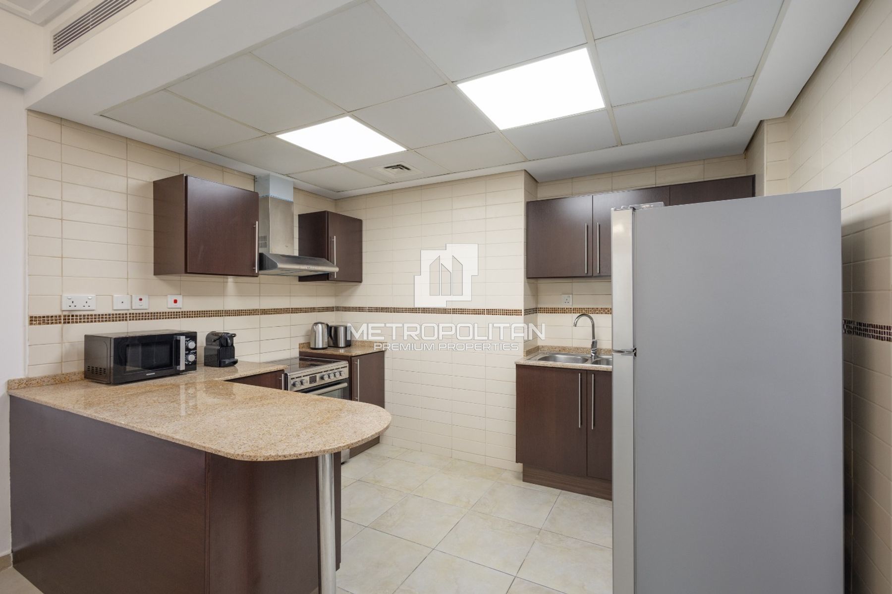 Fully Furnished 2BR | Full Lake View | High Floor