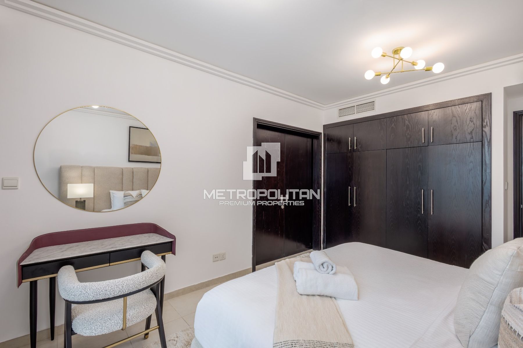 Fully Furnished 2BR | Full Lake View | High Floor