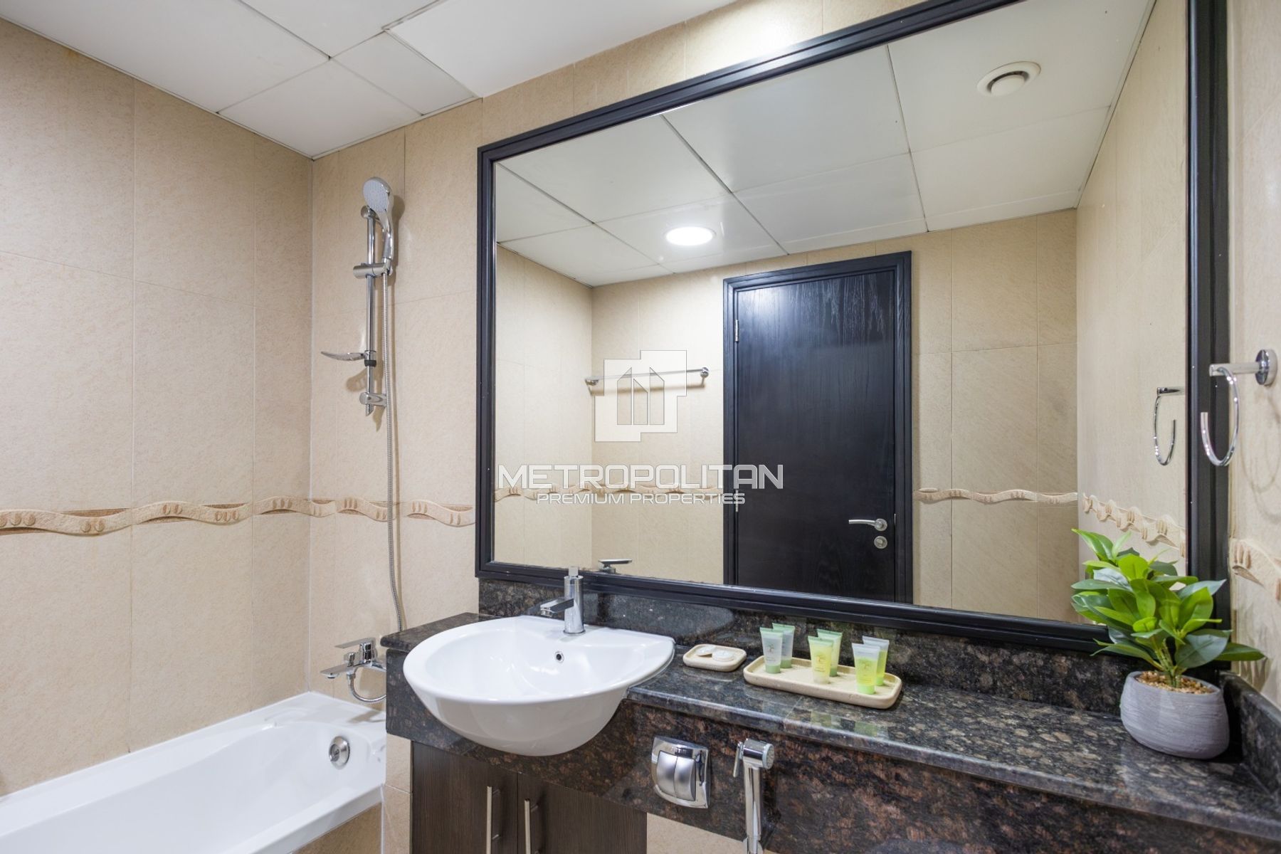 Fully Furnished 2BR | Full Lake View | High Floor