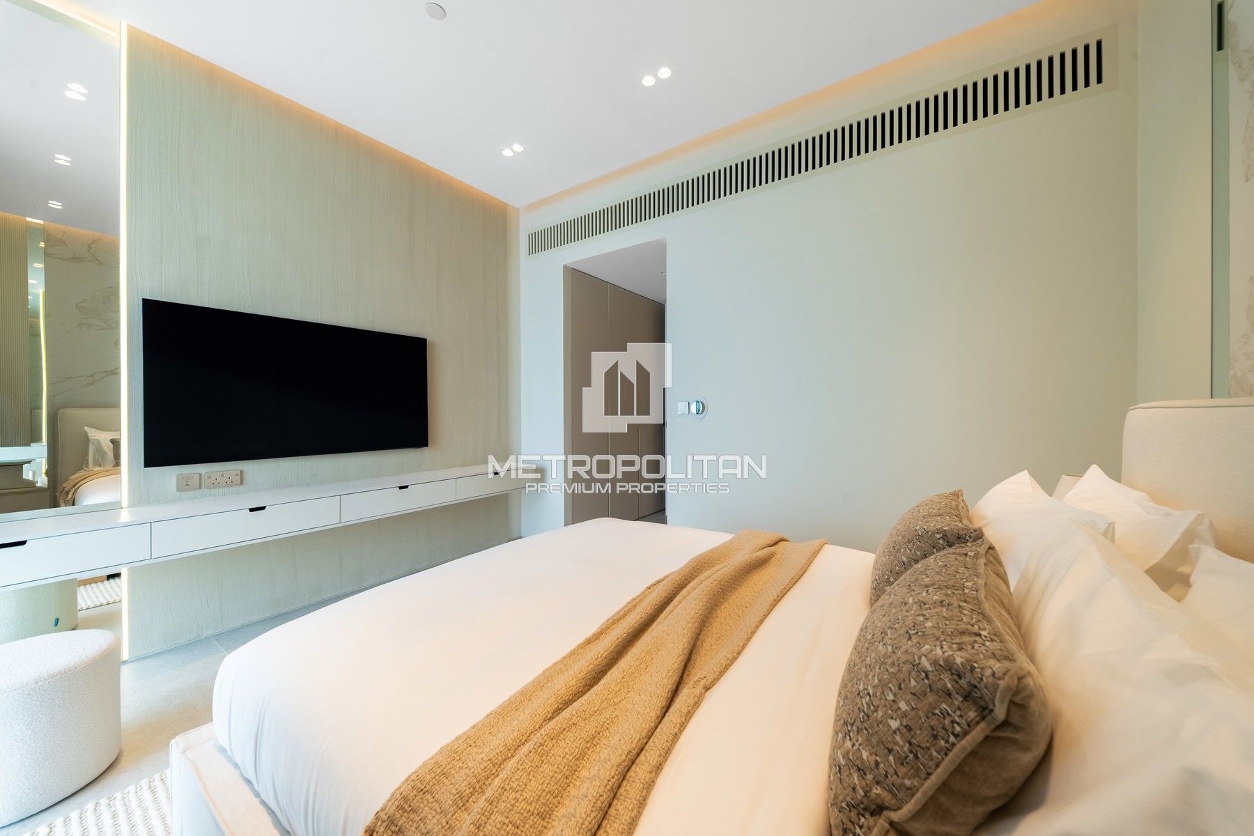 Full Sea View| Fully Upgraded&Furnished |Motivated