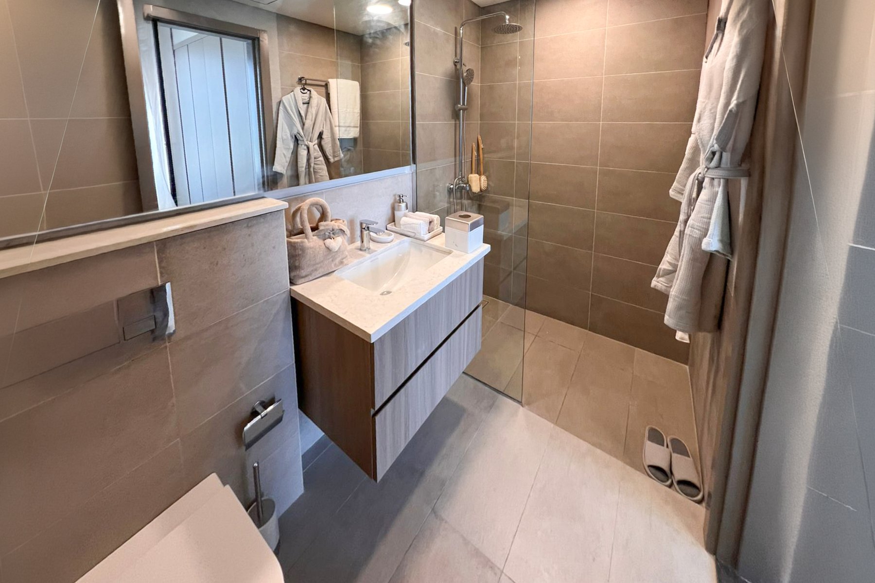 Contemporary Living | Prime Investment |High Floor