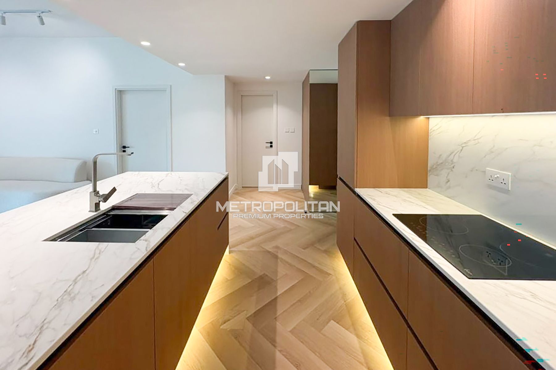 Sophisticated 1BR | Fully Upgraded & Furnished