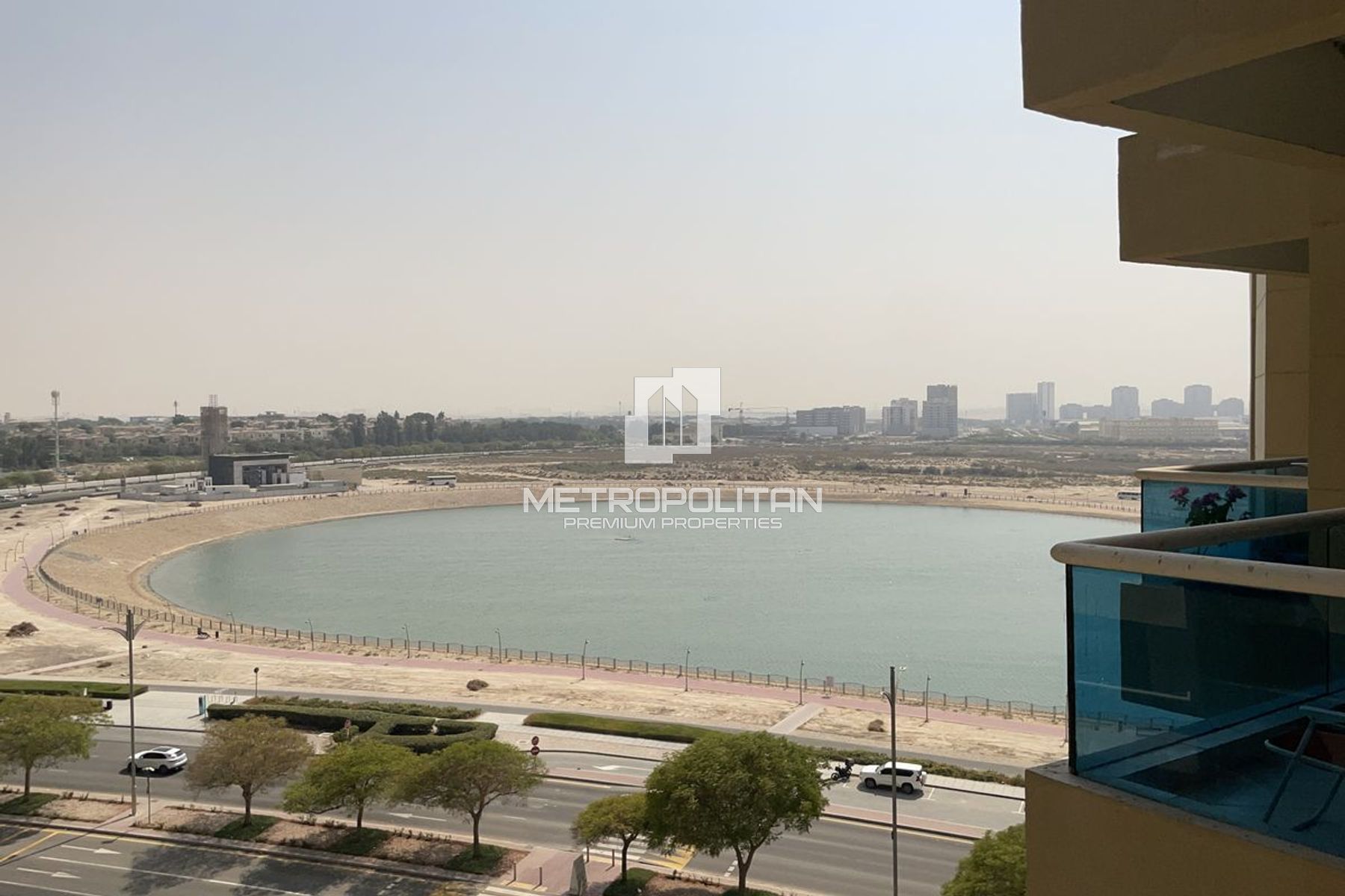 Vacant | Lake & Golf Views | Large Studio