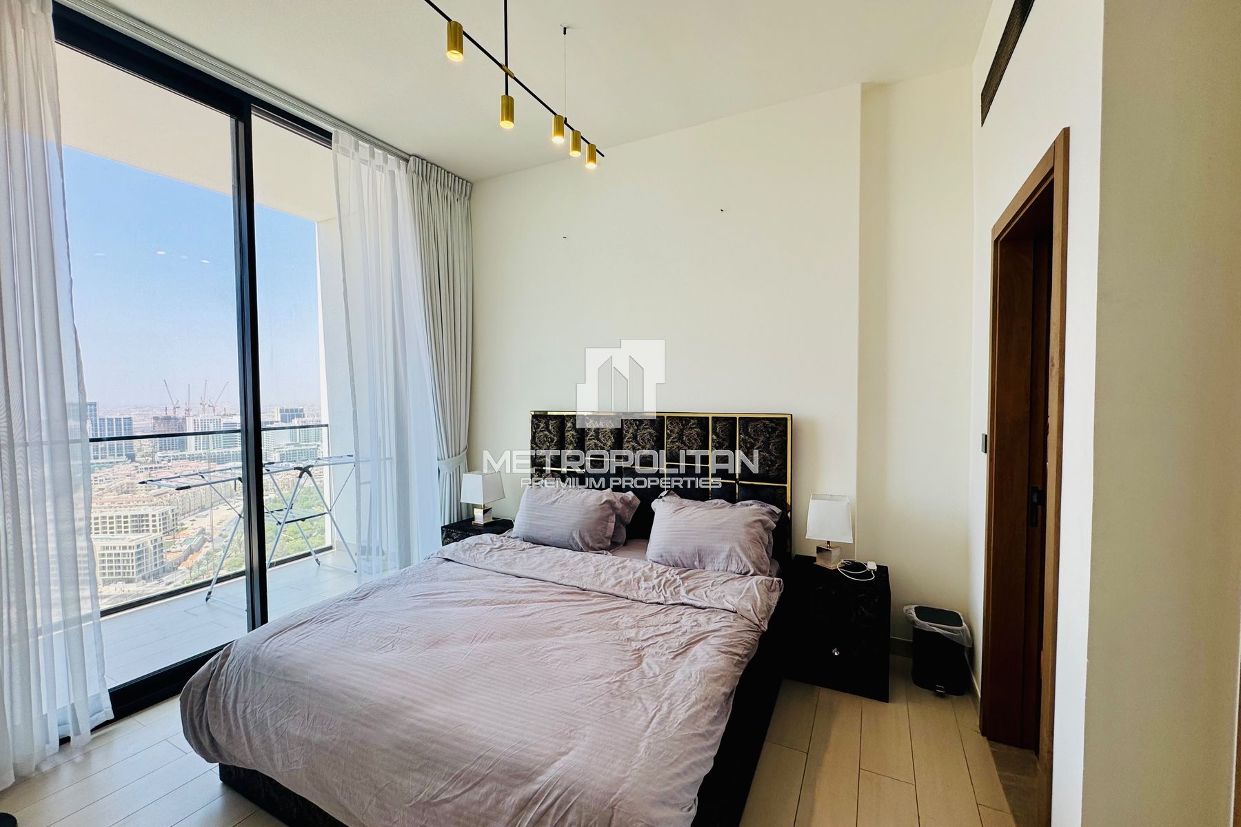 High Floor | Bright Home | Skyline View | Hot Deal