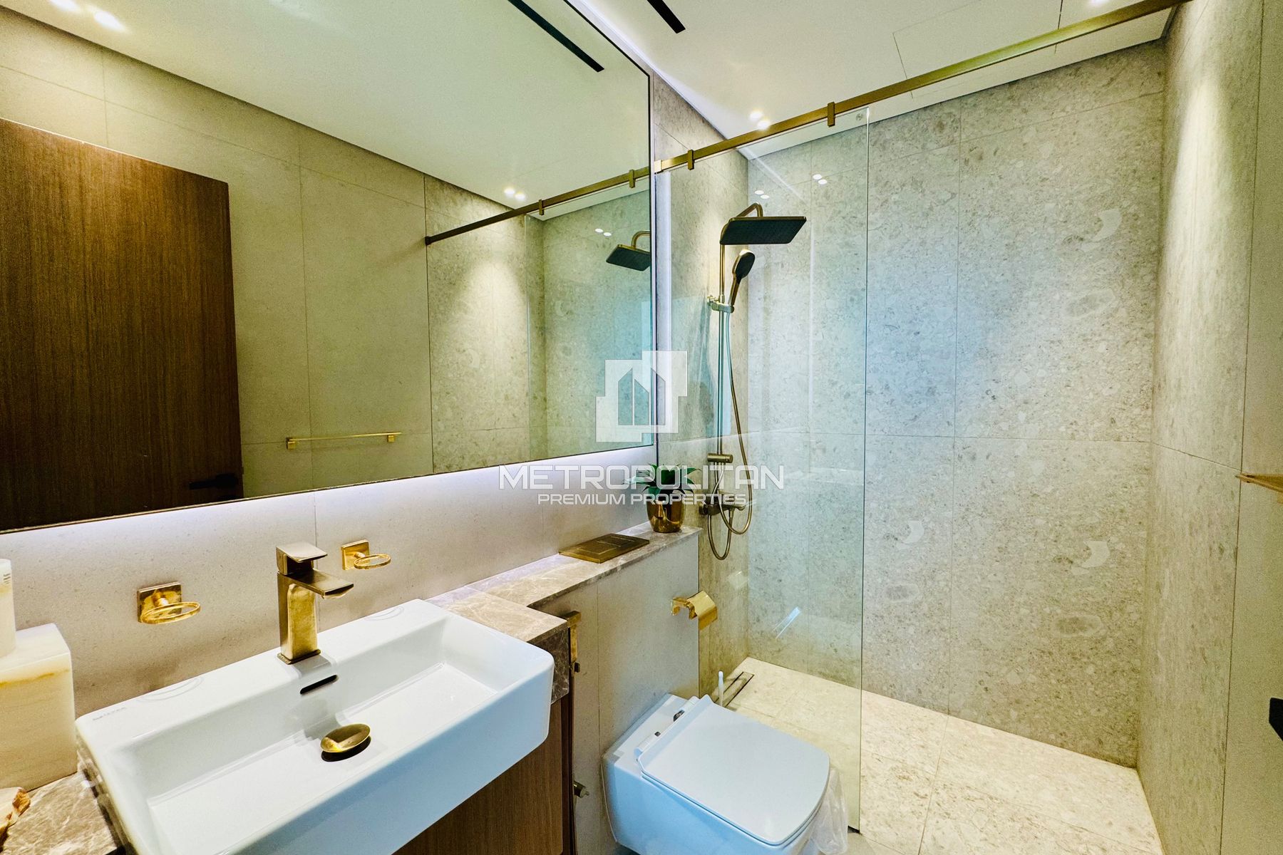 High Floor | Bright Home | Skyline View | Hot Deal