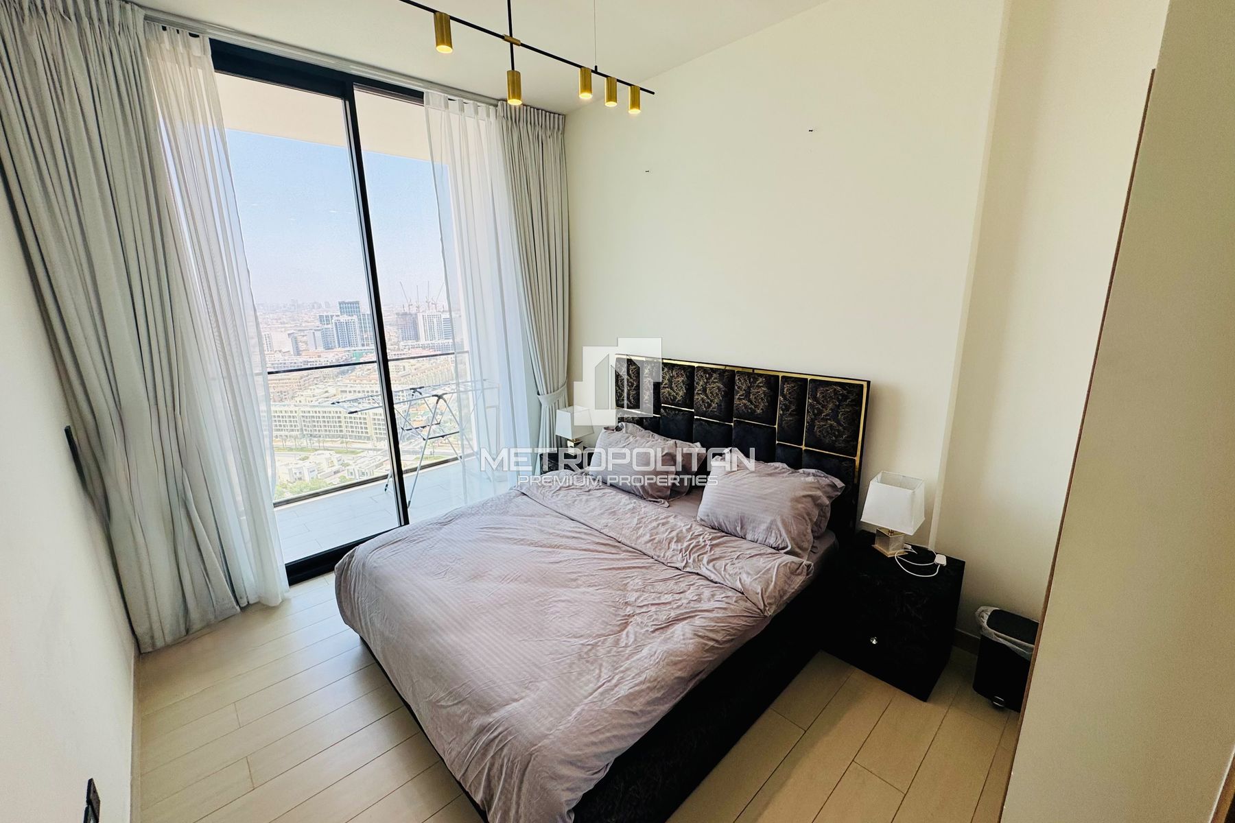 High Floor | Bright Home | Skyline View | Hot Deal