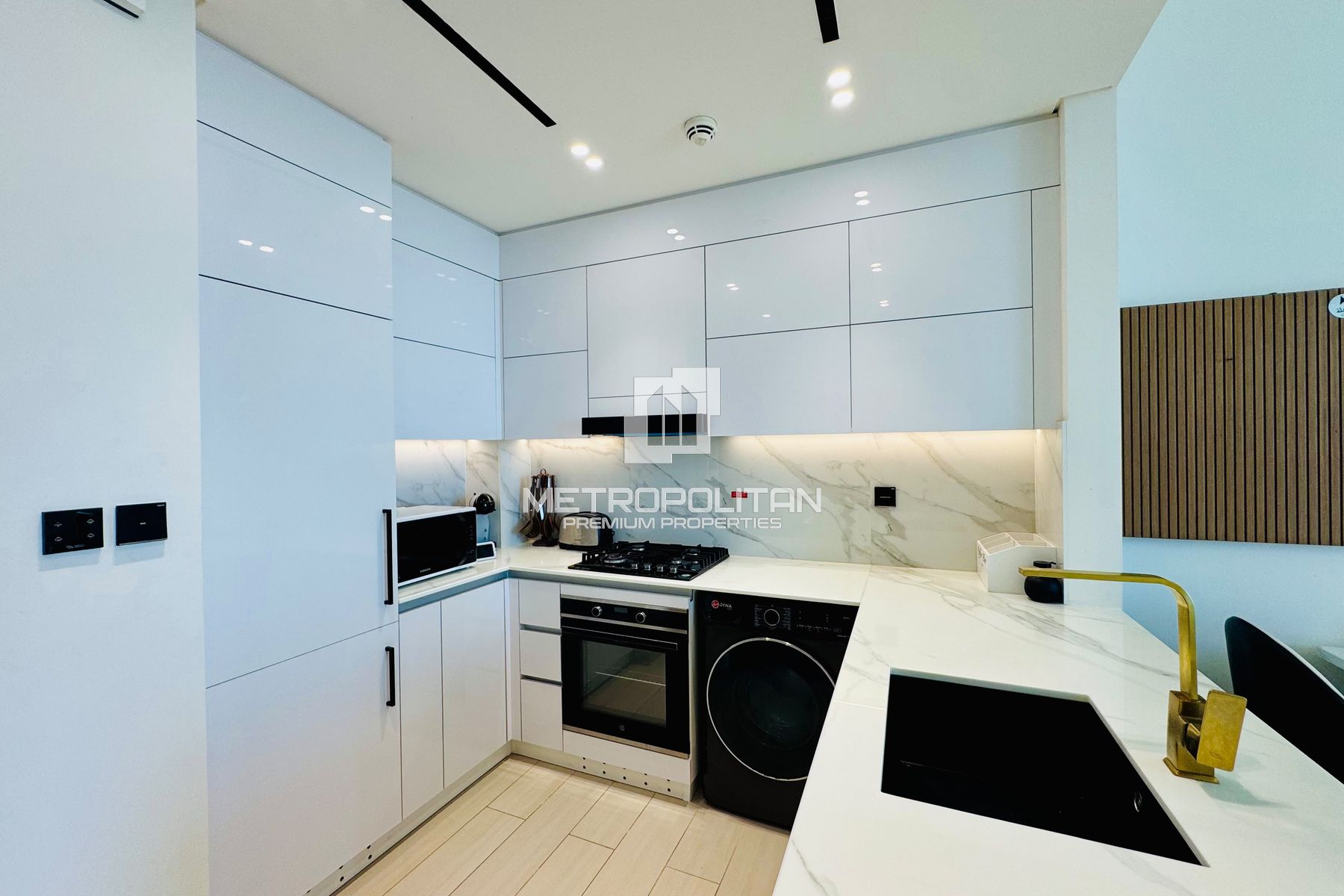 High Floor | Bright Home | Skyline View | Hot Deal